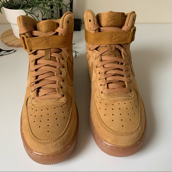 Nike Air Force 1 High LV8 3 - Picture 2 of 10